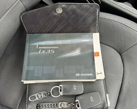 Черный Хендай их35, объемом двигателя 2 л и пробегом 177 тыс. км за 11999 $, фото 84 на Automoto.ua