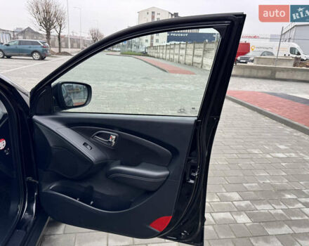 Черный Хендай их35, объемом двигателя 2 л и пробегом 177 тыс. км за 11999 $, фото 60 на Automoto.ua