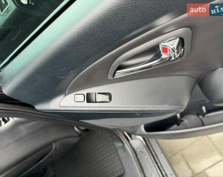 Черный Хендай их35, объемом двигателя 2 л и пробегом 177 тыс. км за 11999 $, фото 68 на Automoto.ua