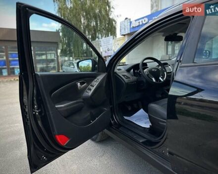 Черный Хендай их35, объемом двигателя 1.7 л и пробегом 268 тыс. км за 13800 $, фото 66 на Automoto.ua