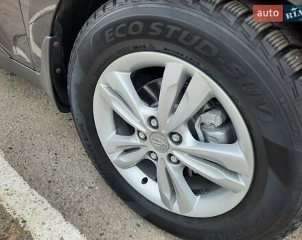 Чорний Хендай іх35, об'ємом двигуна 2 л та пробігом 211 тис. км за 12700 $, фото 116 на Automoto.ua