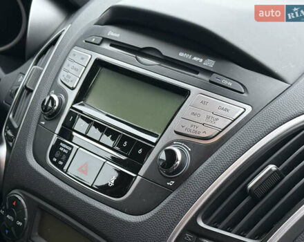 Черный Хендай их35, объемом двигателя 2 л и пробегом 230 тыс. км за 11850 $, фото 41 на Automoto.ua