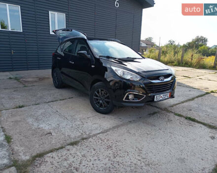 Черный Хендай их35, объемом двигателя 2 л и пробегом 195 тыс. км за 12600 $, фото 4 на Automoto.ua