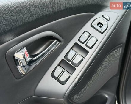 Черный Хендай их35, объемом двигателя 0 л и пробегом 201 тыс. км за 11850 $, фото 31 на Automoto.ua