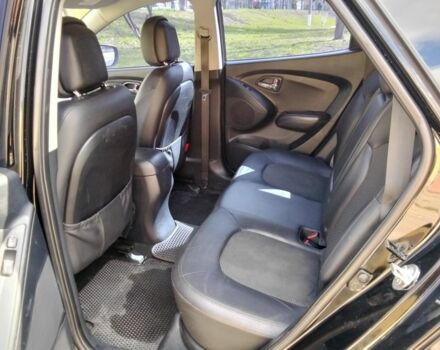 Чорний Хендай іх35, об'ємом двигуна 2 л та пробігом 180 тис. км за 12999 $, фото 10 на Automoto.ua