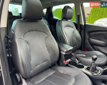 Черный Хендай их35, объемом двигателя 1.69 л и пробегом 238 тыс. км за 11999 $, фото 33 на Automoto.ua