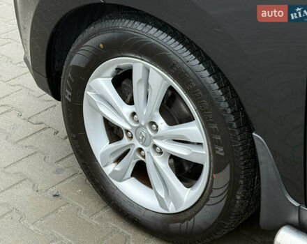 Черный Хендай их35, объемом двигателя 2 л и пробегом 230 тыс. км за 11850 $, фото 19 на Automoto.ua