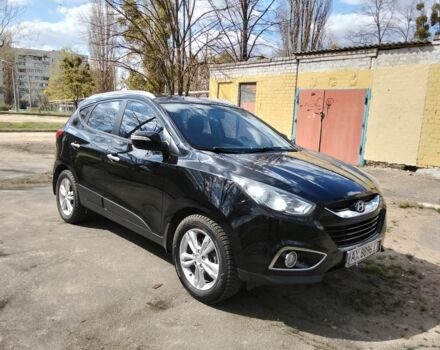 Чорний Хендай іх35, об'ємом двигуна 2 л та пробігом 180 тис. км за 12999 $, фото 2 на Automoto.ua