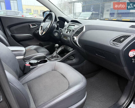 Черный Хендай их35, объемом двигателя 2 л и пробегом 230 тыс. км за 11850 $, фото 37 на Automoto.ua