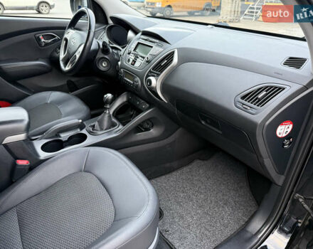 Черный Хендай их35, объемом двигателя 0 л и пробегом 201 тыс. км за 11850 $, фото 43 на Automoto.ua