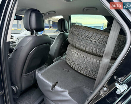 Черный Хендай их35, объемом двигателя 0 л и пробегом 201 тыс. км за 11850 $, фото 34 на Automoto.ua