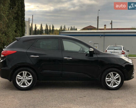 Черный Хендай их35, объемом двигателя 2 л и пробегом 178 тыс. км за 13999 $, фото 4 на Automoto.ua