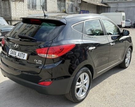 Черный Хендай их35, объемом двигателя 1.7 л и пробегом 128 тыс. км за 3900 $, фото 6 на Automoto.ua