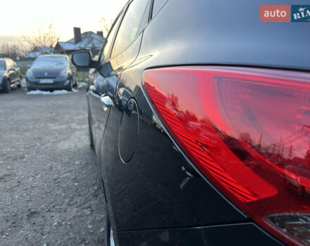 Черный Хендай их35, объемом двигателя 2 л и пробегом 213 тыс. км за 16500 $, фото 11 на Automoto.ua