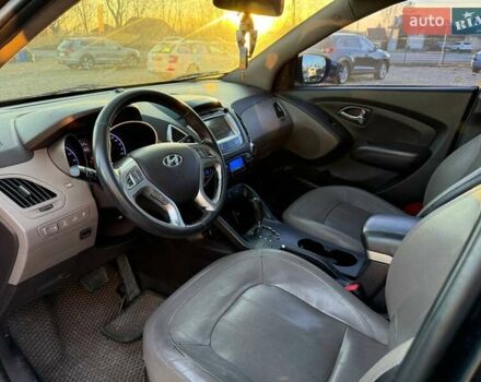 Черный Хендай их35, объемом двигателя 2 л и пробегом 178 тыс. км за 12699 $, фото 9 на Automoto.ua