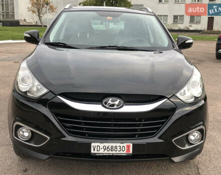 Черный Хендай их35, объемом двигателя 2 л и пробегом 178 тыс. км за 13999 $, фото 1 на Automoto.ua
