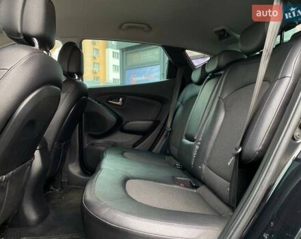 Черный Хендай их35, объемом двигателя 1.69 л и пробегом 194 тыс. км за 12500 $, фото 17 на Automoto.ua