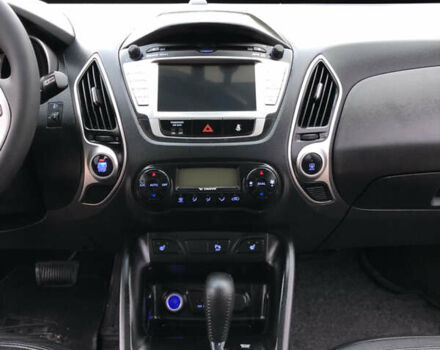 Черный Хендай их35, объемом двигателя 2 л и пробегом 178 тыс. км за 13999 $, фото 35 на Automoto.ua