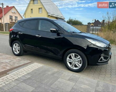 Черный Хендай их35, объемом двигателя 2 л и пробегом 202 тыс. км за 15700 $, фото 15 на Automoto.ua