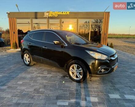 Черный Хендай их35, объемом двигателя 2 л и пробегом 178 тыс. км за 12699 $, фото 1 на Automoto.ua