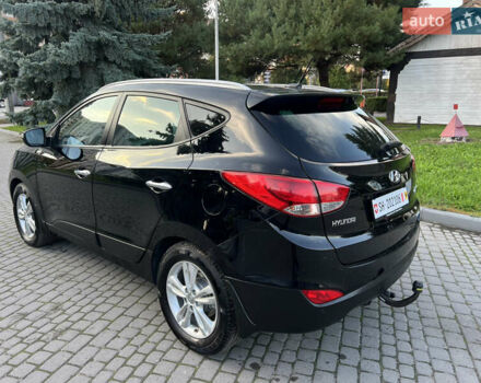 Черный Хендай их35, объемом двигателя 2 л и пробегом 175 тыс. км за 13900 $, фото 7 на Automoto.ua