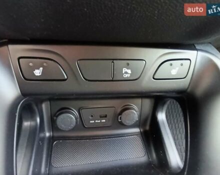 Чорний Хендай іх35, об'ємом двигуна 2 л та пробігом 237 тис. км за 12950 $, фото 5 на Automoto.ua