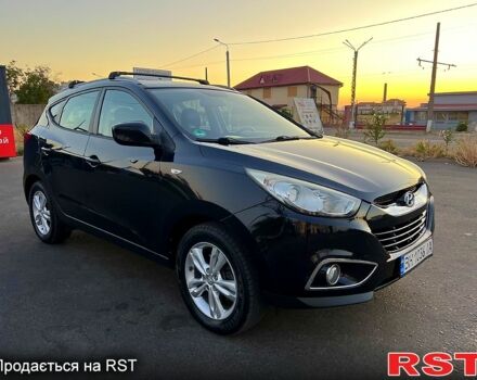 Черный Хендай их35, объемом двигателя 1.7 л и пробегом 230 тыс. км за 11200 $, фото 1 на Automoto.ua