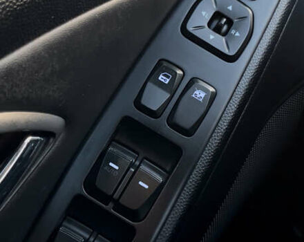 Черный Хендай их35, объемом двигателя 2 л и пробегом 213 тыс. км за 16500 $, фото 26 на Automoto.ua