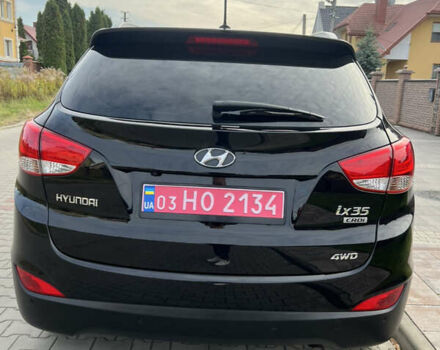 Черный Хендай их35, объемом двигателя 2 л и пробегом 202 тыс. км за 15700 $, фото 4 на Automoto.ua