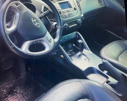 Черный Хендай их35, объемом двигателя 2 л и пробегом 185 тыс. км за 14399 $, фото 7 на Automoto.ua