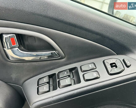 Чорний Хендай іх35, об'ємом двигуна 2 л та пробігом 148 тис. км за 14599 $, фото 23 на Automoto.ua