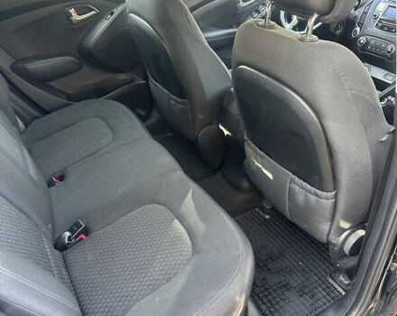 Черный Хендай их35, объемом двигателя 2 л и пробегом 48 тыс. км за 15500 $, фото 10 на Automoto.ua