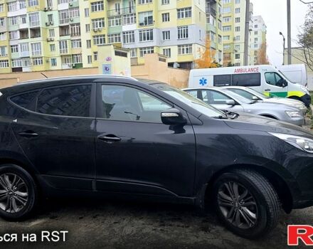 Черный Хендай их35, объемом двигателя 2 л и пробегом 152 тыс. км за 13000 $, фото 2 на Automoto.ua