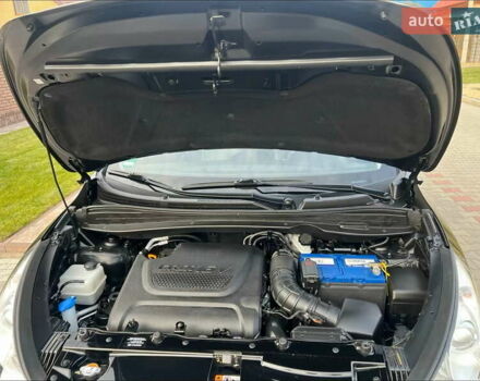 Черный Хендай их35, объемом двигателя 2 л и пробегом 202 тыс. км за 15700 $, фото 28 на Automoto.ua