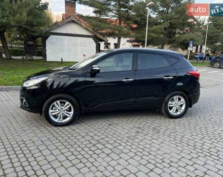 Черный Хендай их35, объемом двигателя 2 л и пробегом 175 тыс. км за 13900 $, фото 3 на Automoto.ua
