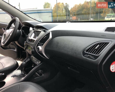 Черный Хендай их35, объемом двигателя 2 л и пробегом 178 тыс. км за 13999 $, фото 27 на Automoto.ua