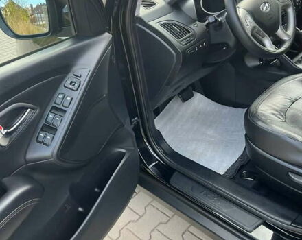 Черный Хендай их35, объемом двигателя 2 л и пробегом 202 тыс. км за 15700 $, фото 32 на Automoto.ua