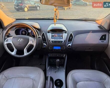 Черный Хендай их35, объемом двигателя 2 л и пробегом 178 тыс. км за 12699 $, фото 18 на Automoto.ua