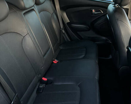 Черный Хендай их35, объемом двигателя 2 л и пробегом 213 тыс. км за 16500 $, фото 27 на Automoto.ua