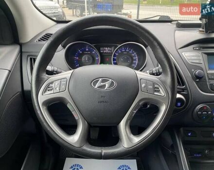 Черный Хендай их35, объемом двигателя 1.69 л и пробегом 194 тыс. км за 12500 $, фото 11 на Automoto.ua