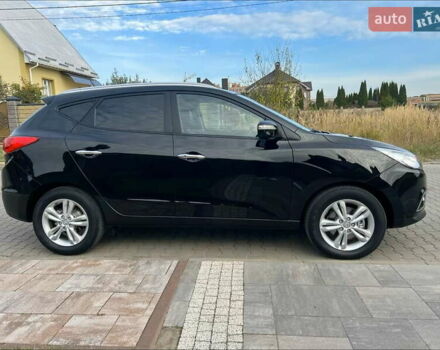 Черный Хендай их35, объемом двигателя 2 л и пробегом 202 тыс. км за 15700 $, фото 8 на Automoto.ua