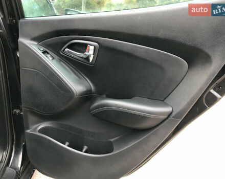 Черный Хендай их35, объемом двигателя 2 л и пробегом 178 тыс. км за 13999 $, фото 24 на Automoto.ua