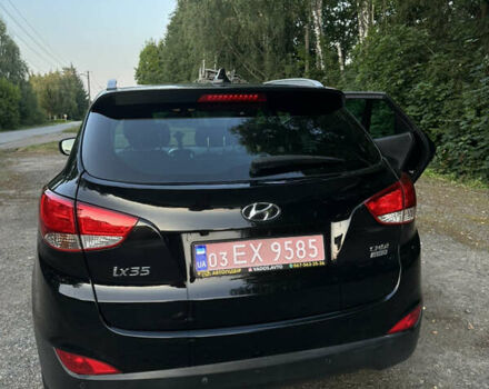 Черный Хендай их35, объемом двигателя 2 л и пробегом 157 тыс. км за 18000 $, фото 4 на Automoto.ua