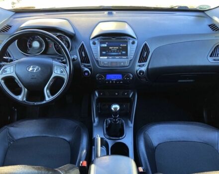 Черный Хендай их35, объемом двигателя 1.7 л и пробегом 189 тыс. км за 8900 $, фото 18 на Automoto.ua