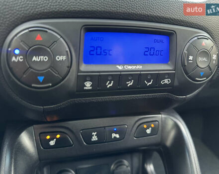 Чорний Хендай іх35, об'ємом двигуна 2 л та пробігом 230 тис. км за 13400 $, фото 81 на Automoto.ua