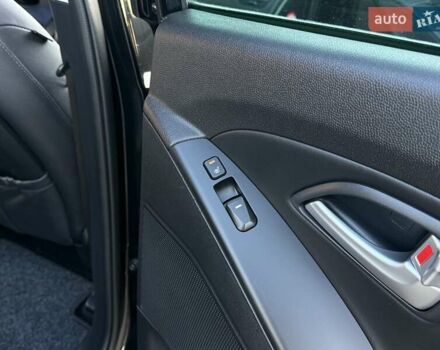 Черный Хендай их35, объемом двигателя 2 л и пробегом 182 тыс. км за 14650 $, фото 31 на Automoto.ua