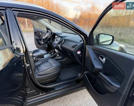 Черный Хендай их35, объемом двигателя 2 л и пробегом 182 тыс. км за 14650 $, фото 35 на Automoto.ua