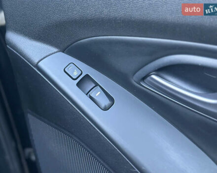 Черный Хендай их35, объемом двигателя 2 л и пробегом 237 тыс. км за 15150 $, фото 17 на Automoto.ua