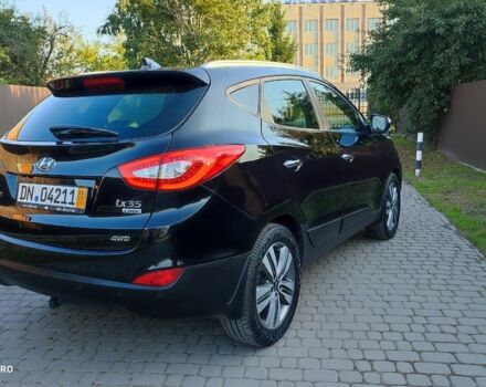 Черный Хендай их35, объемом двигателя 2 л и пробегом 193 тыс. км за 14550 $, фото 3 на Automoto.ua