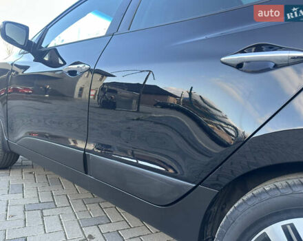 Чорний Хендай іх35, об'ємом двигуна 2 л та пробігом 230 тис. км за 13400 $, фото 21 на Automoto.ua